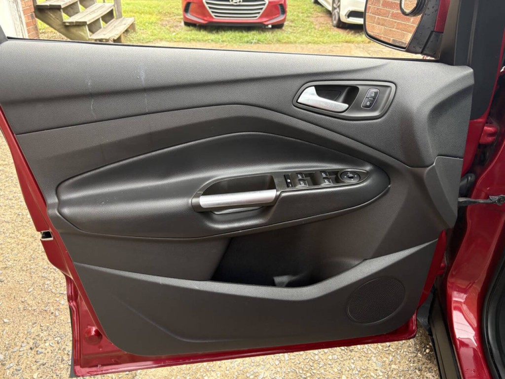 2019 Ford Escape Image 9