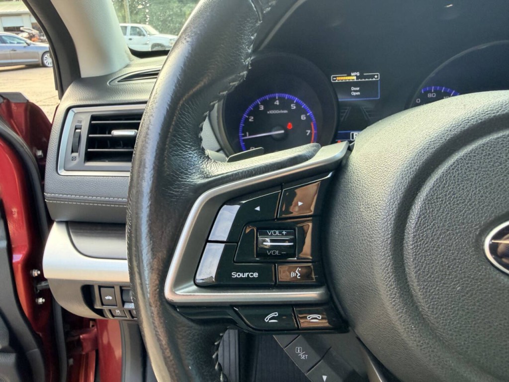 2018 Subaru Legacy Image 17