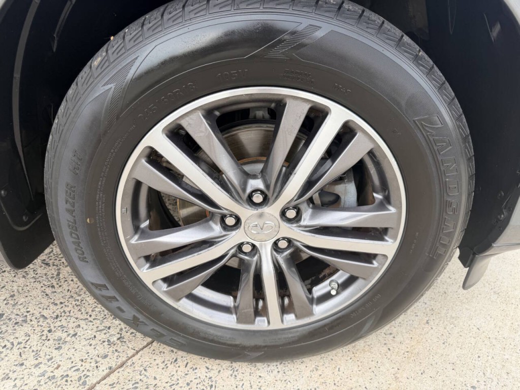 2017 INFINITI QX60 Image 9