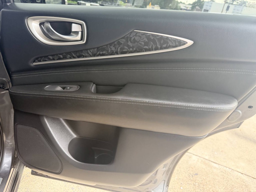 2017 INFINITI QX60 Image 32