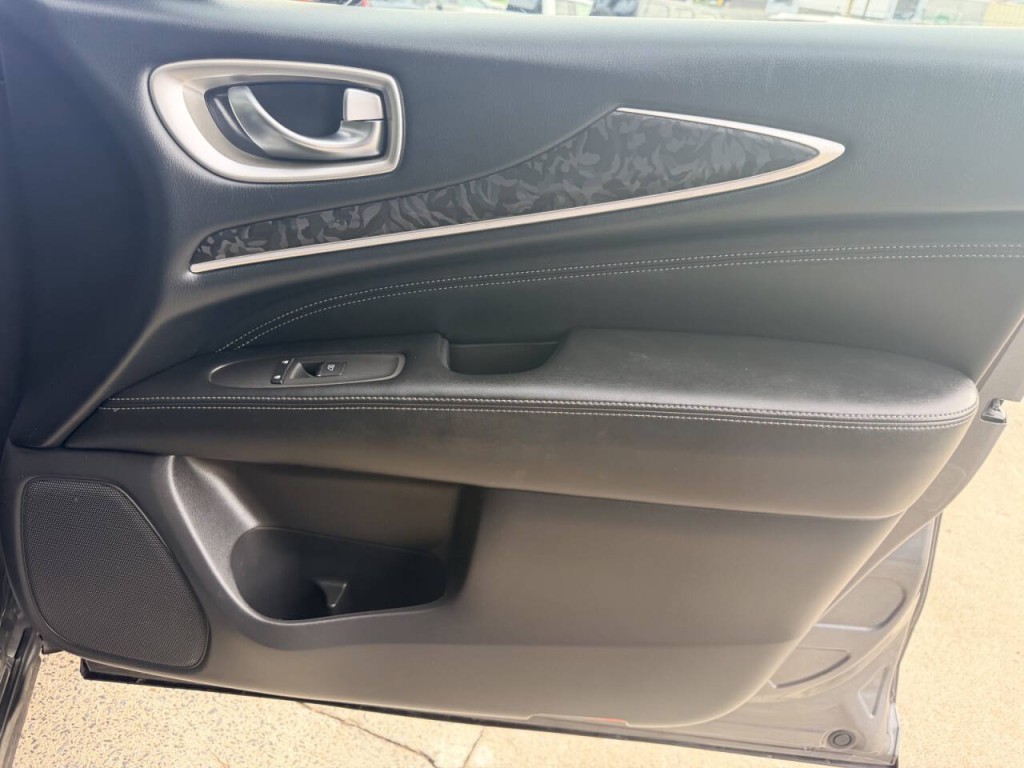 2017 INFINITI QX60 Image 34