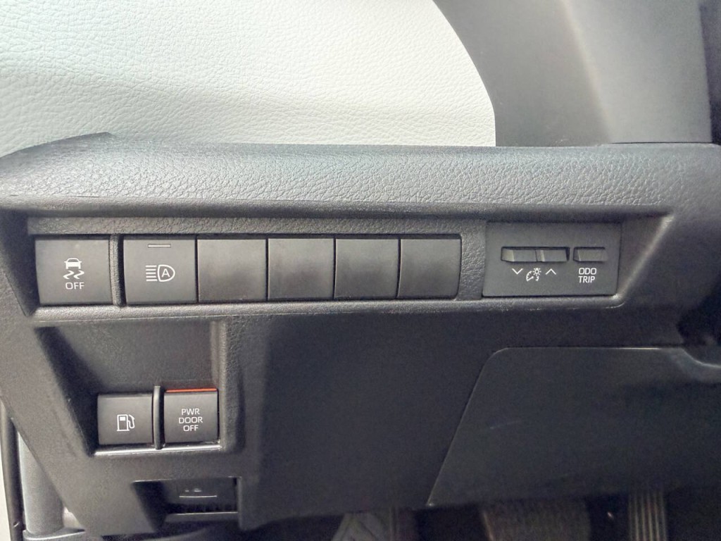 2025 Toyota Sienna Image 16