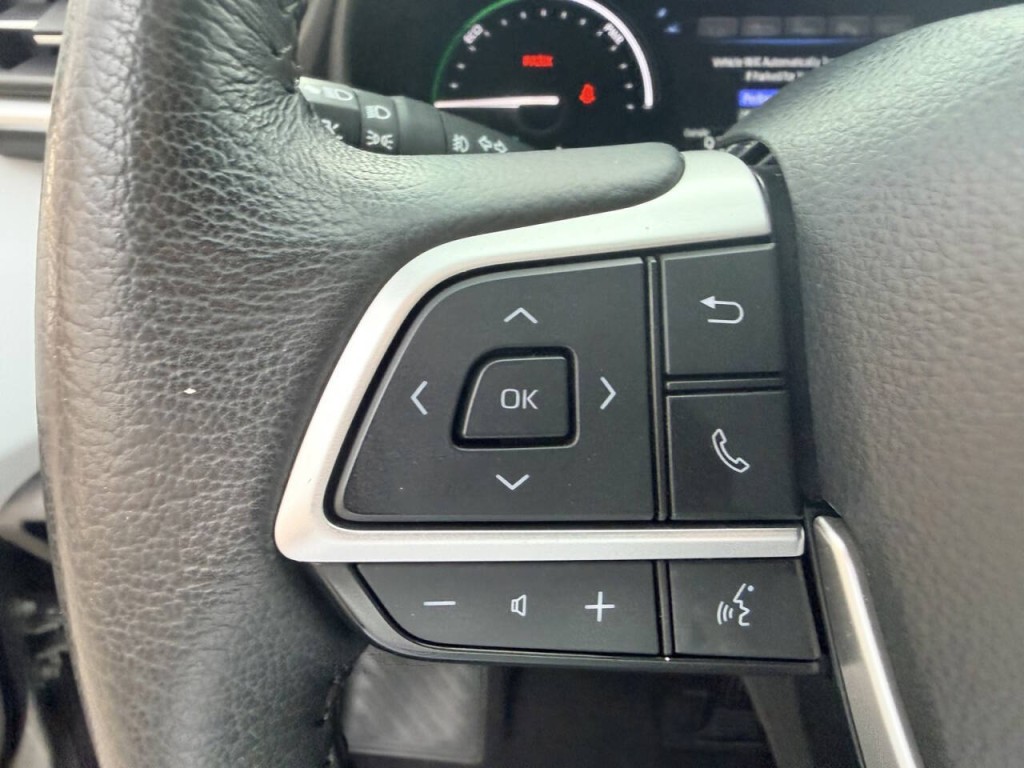 2025 Toyota Sienna Image 18