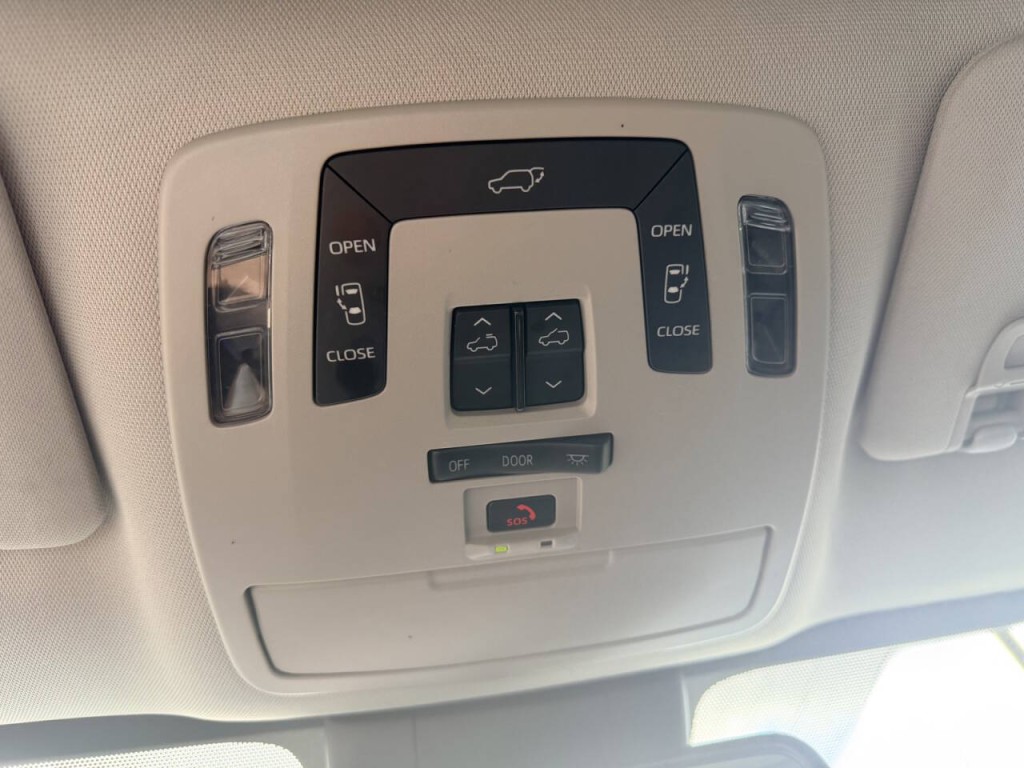 2025 Toyota Sienna Image 23