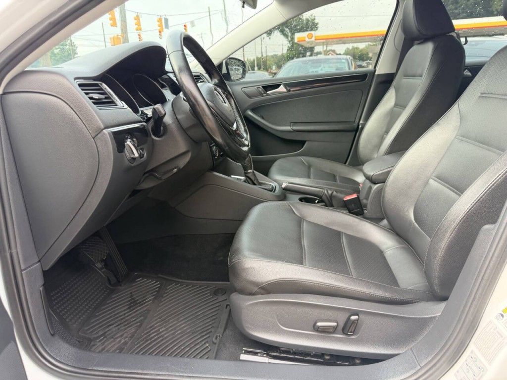 2017 Volkswagen Jetta Image 14