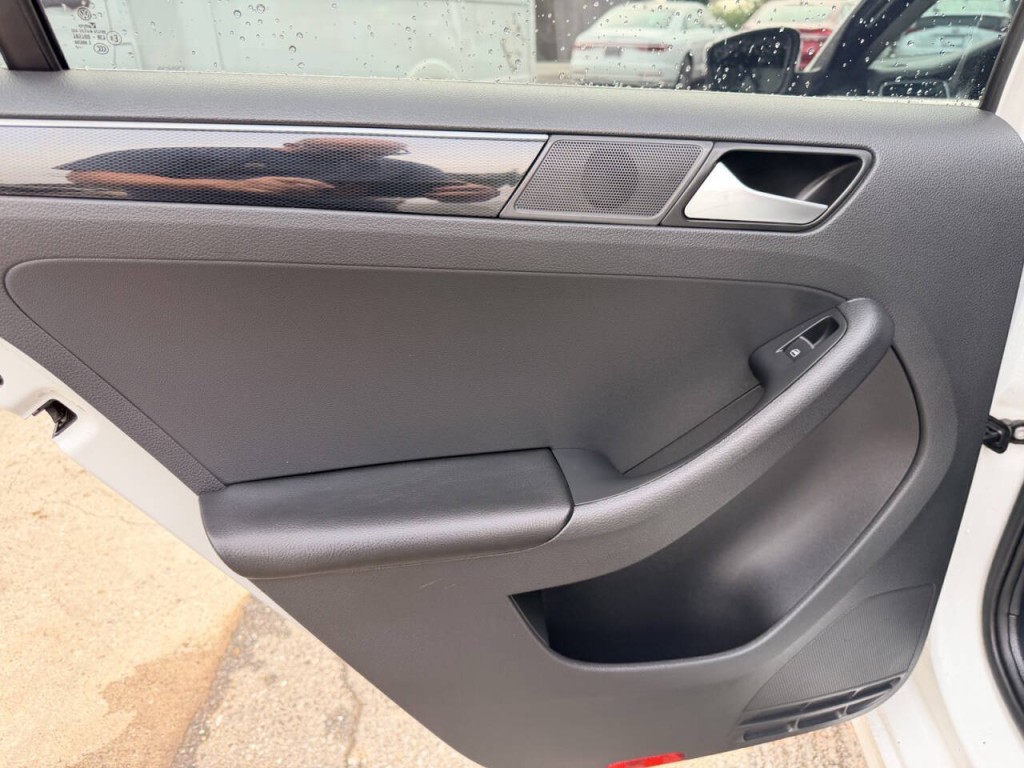 2017 Volkswagen Jetta Image 23