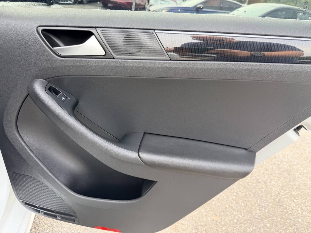 2017 Volkswagen Jetta Image 27