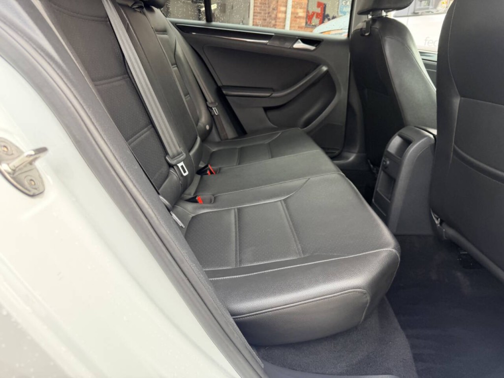 2017 Volkswagen Jetta Image 28