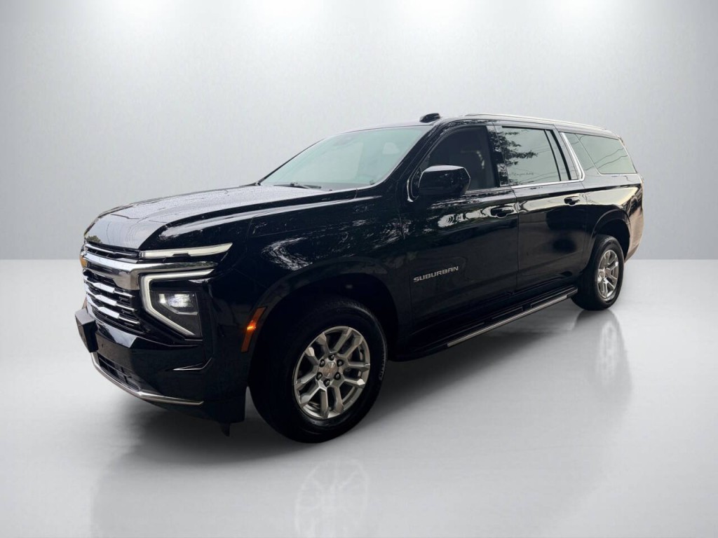 2025 Chevrolet Suburban Image 3