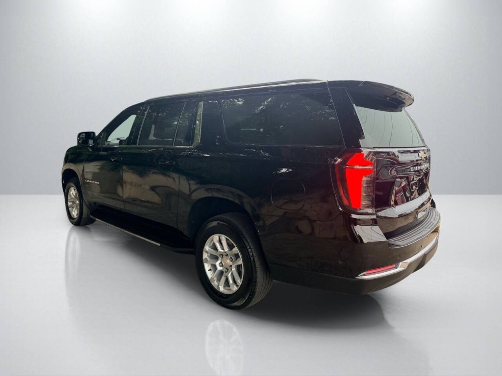 2025 Chevrolet Suburban Image 5