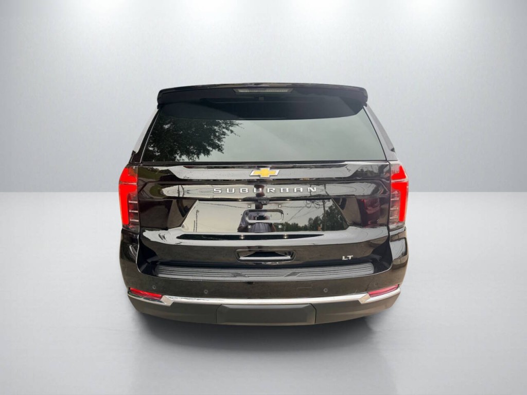 2025 Chevrolet Suburban Image 6