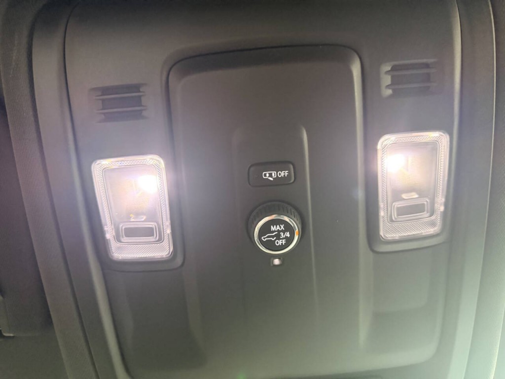 2025 Chevrolet Suburban Image 24