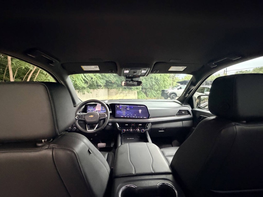 2025 Chevrolet Suburban Image 27