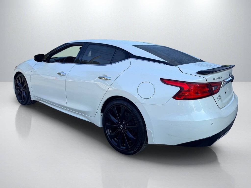 2017 Nissan Maxima Image 5