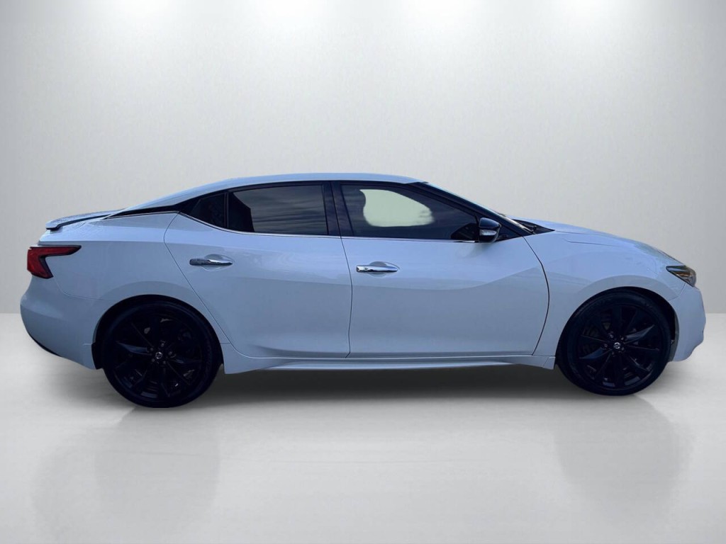 2017 Nissan Maxima Image 8