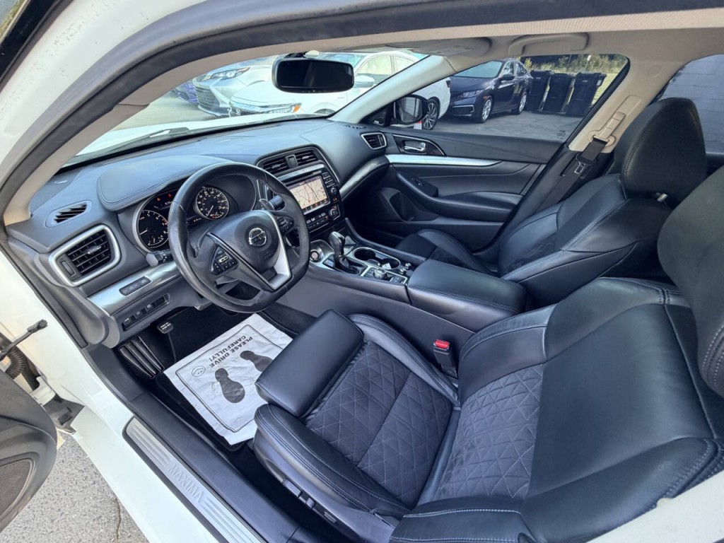 2017 Nissan Maxima Image 15