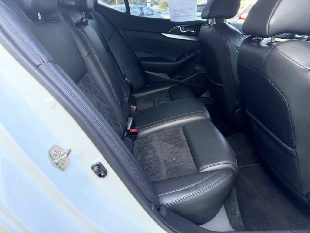 2017 Nissan Maxima Image 29
