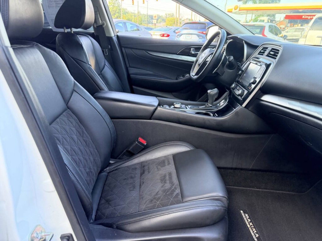 2017 Nissan Maxima Image 31