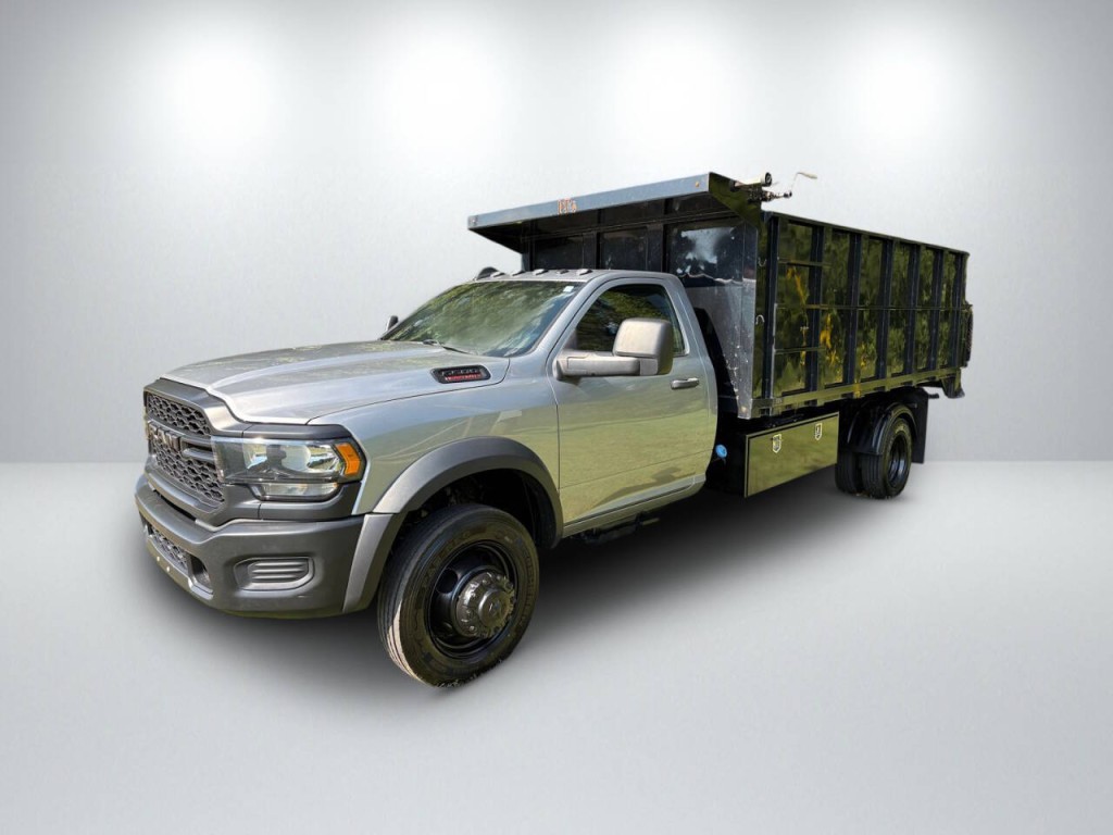 2023 RAM 5500 Image 3