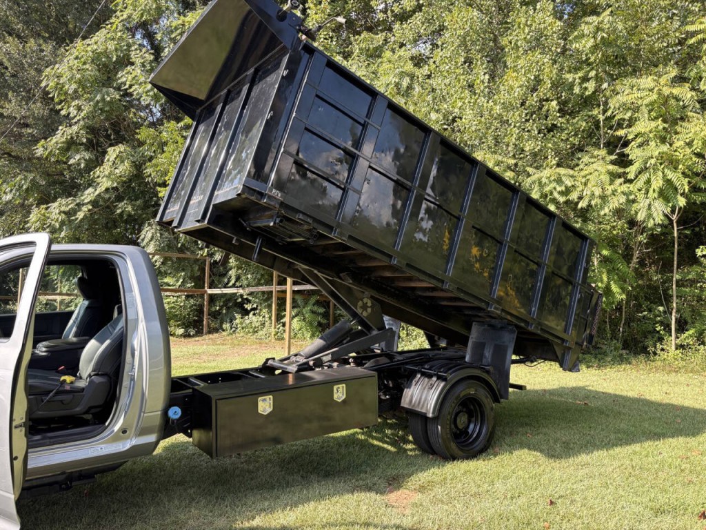 2023 RAM 5500 Image 9