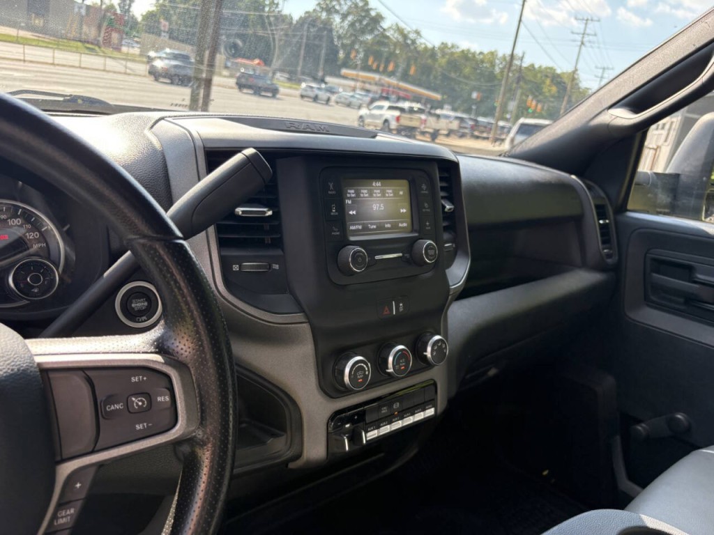 2023 RAM 5500 Image 18