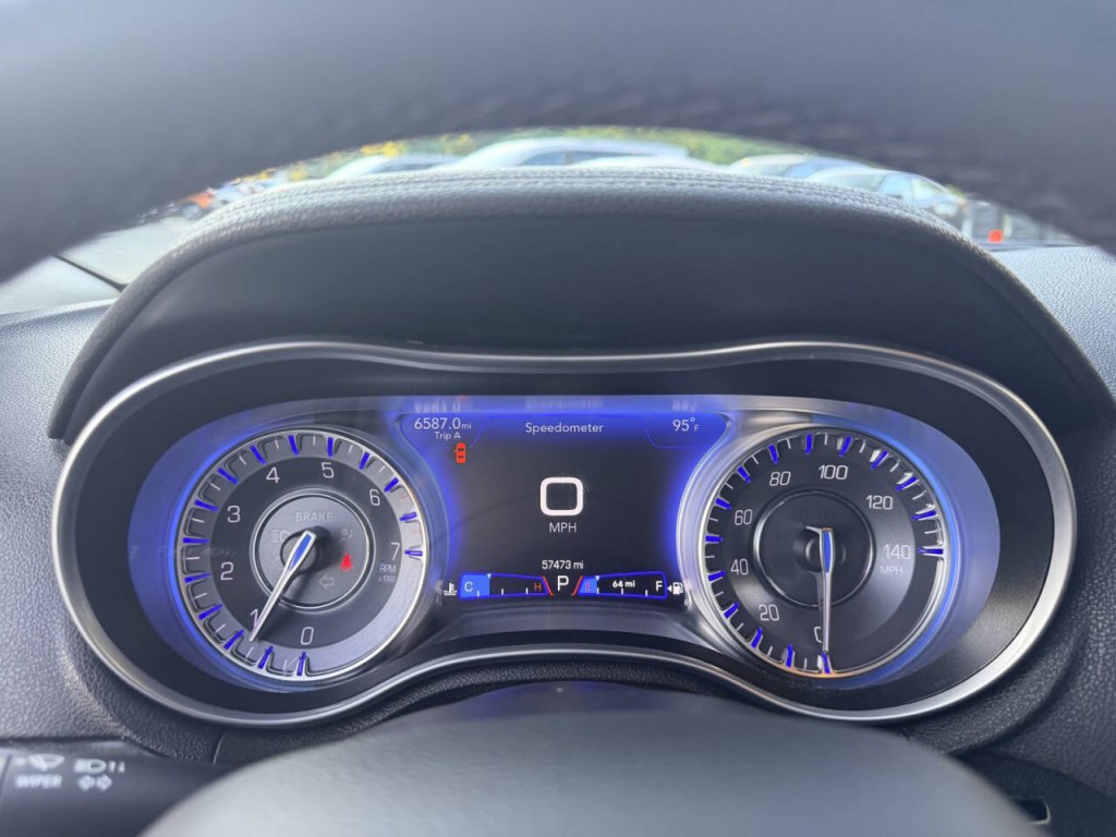 2023 Chrysler 300 Image 17