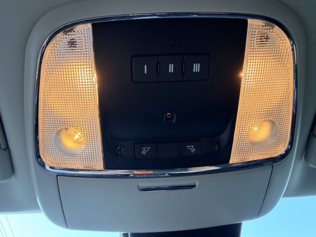 2023 Chrysler 300 Image 23