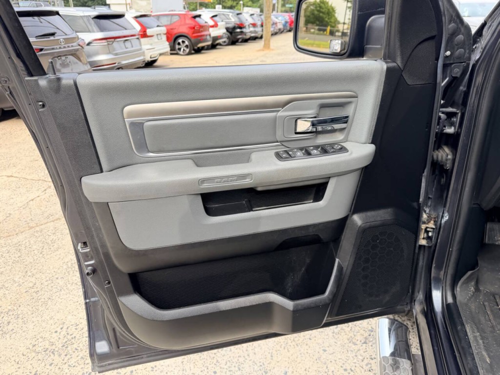 2014 RAM 1500 Image 13