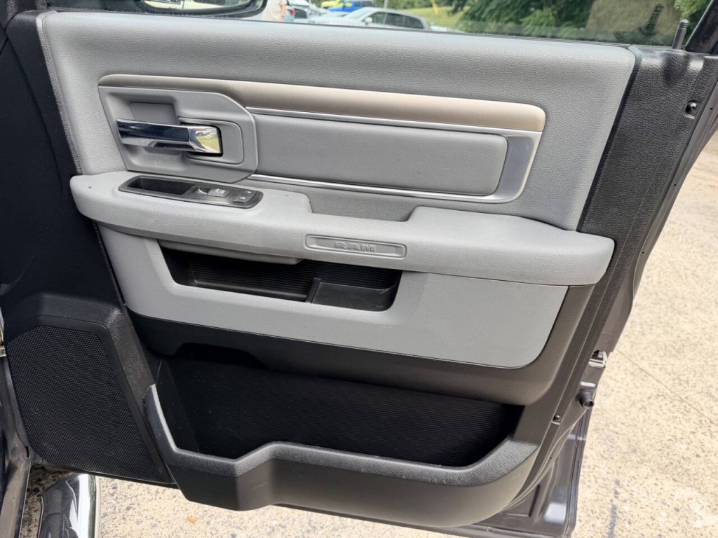 2014 RAM 1500 Image 30