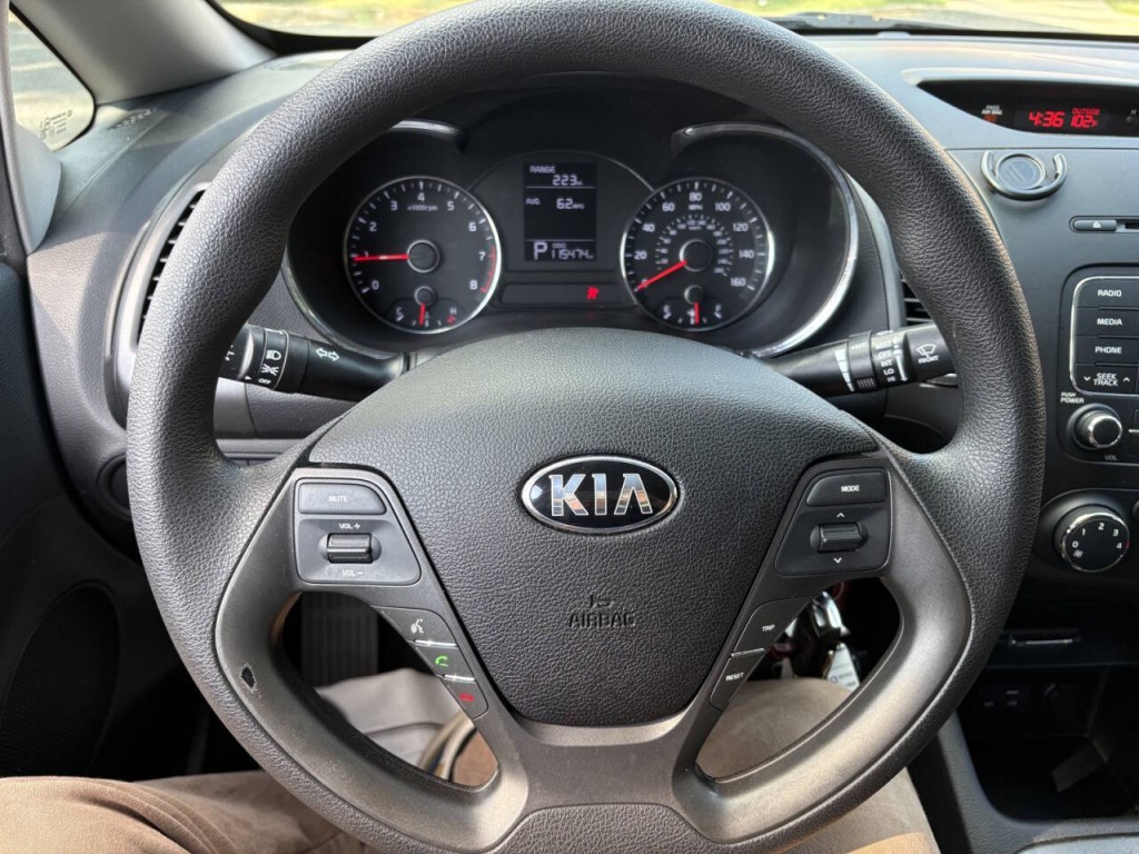 2016 Kia Forte Image 12