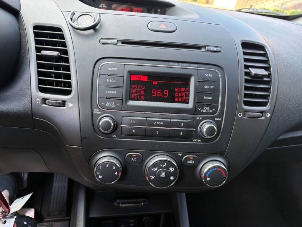 2016 Kia Forte Image 16