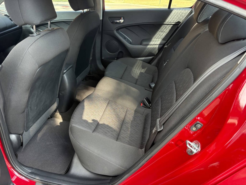 2016 Kia Forte Image 19
