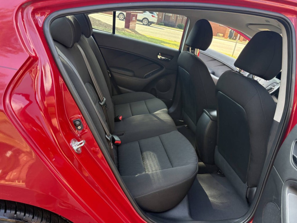 2016 Kia Forte Image 25