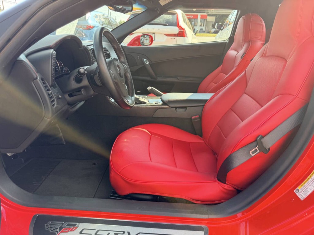 2013 Chevrolet Corvette Image 14