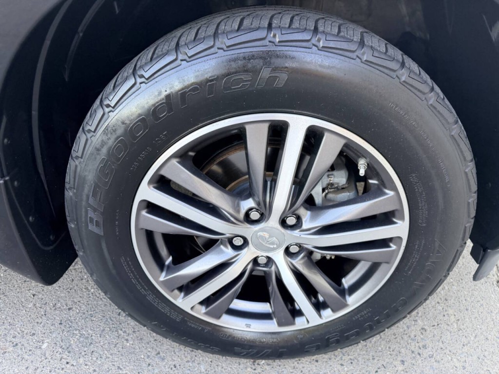 2017 INFINITI QX60 Image 9