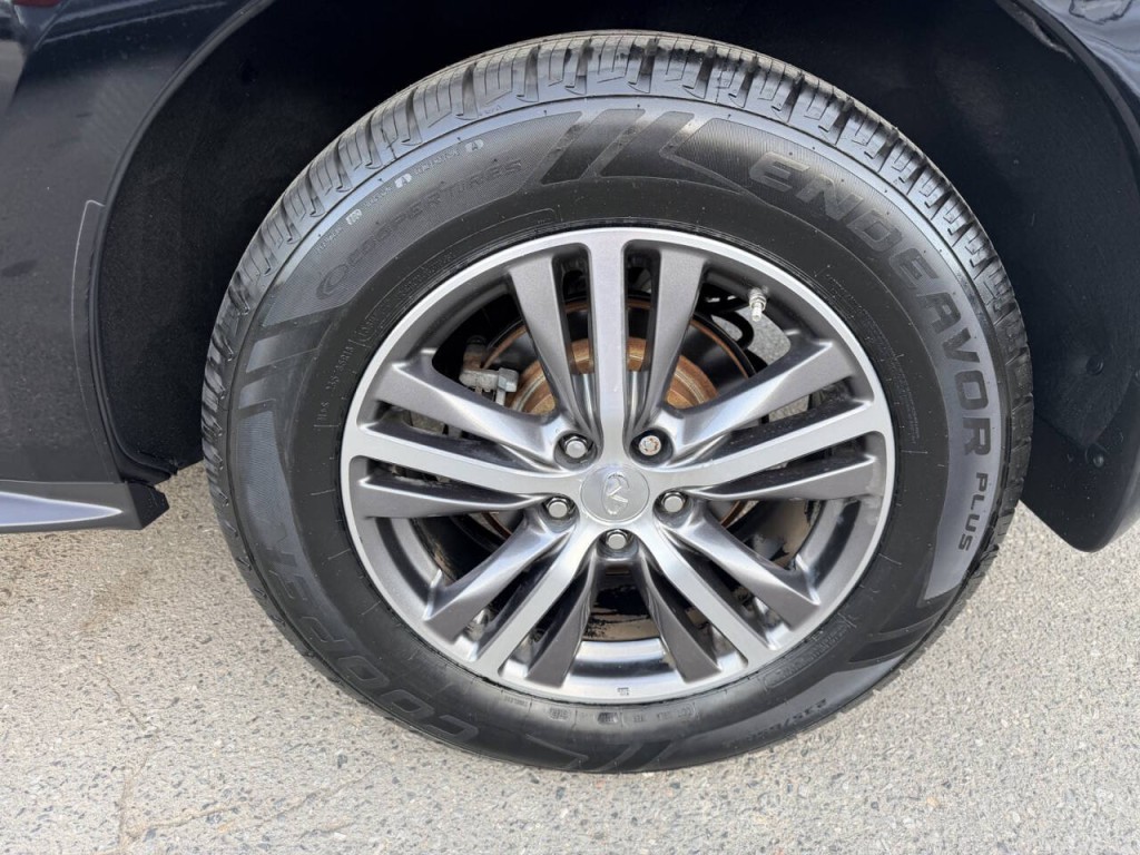 2017 INFINITI QX60 Image 11