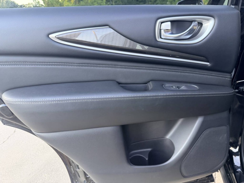 2017 INFINITI QX60 Image 23