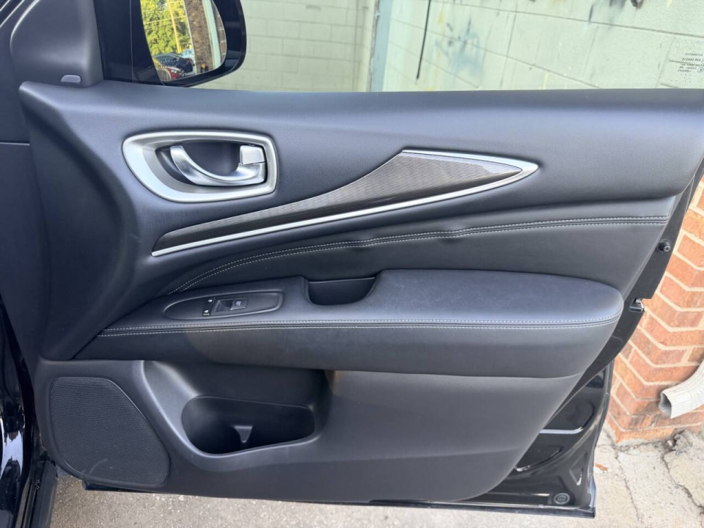 2017 INFINITI QX60 Image 31