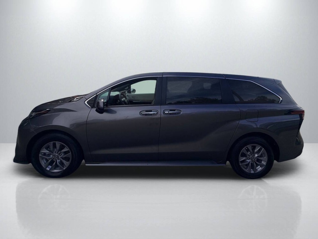 2022 Toyota Sienna Image 4