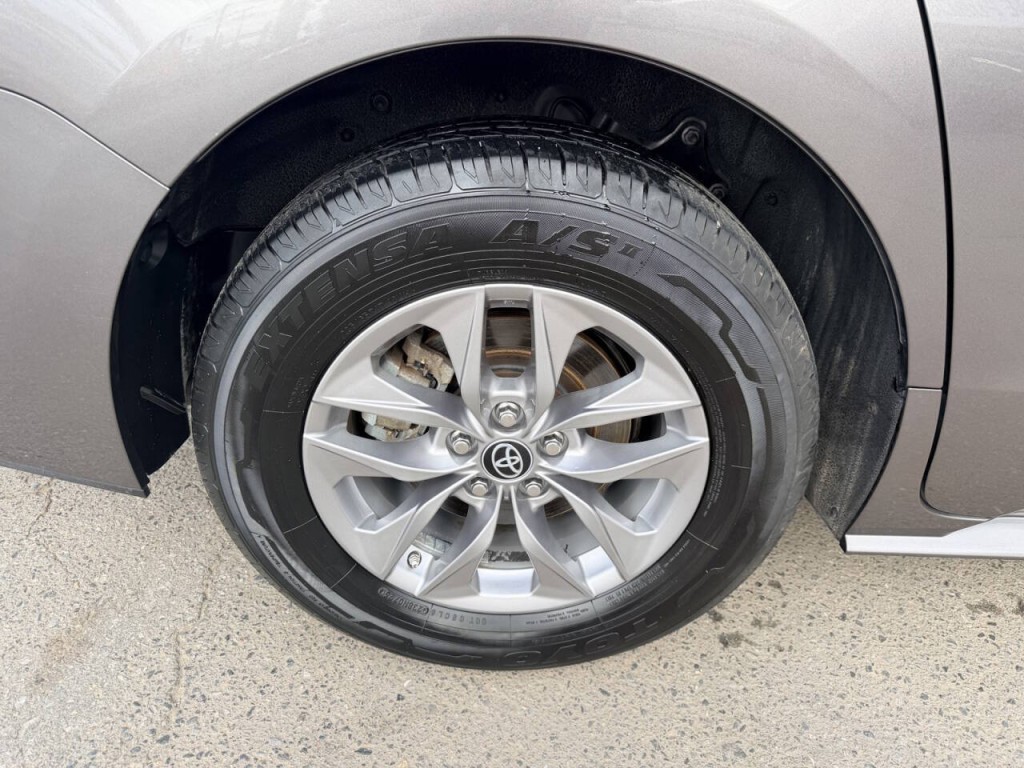 2022 Toyota Sienna Image 10