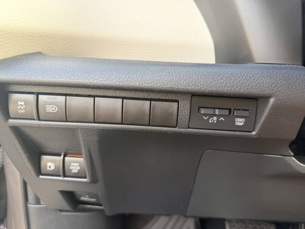 2022 Toyota Sienna Image 16