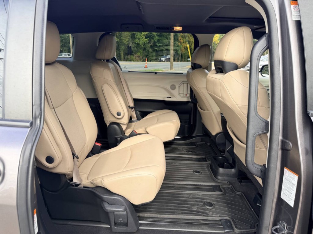 2022 Toyota Sienna Image 31