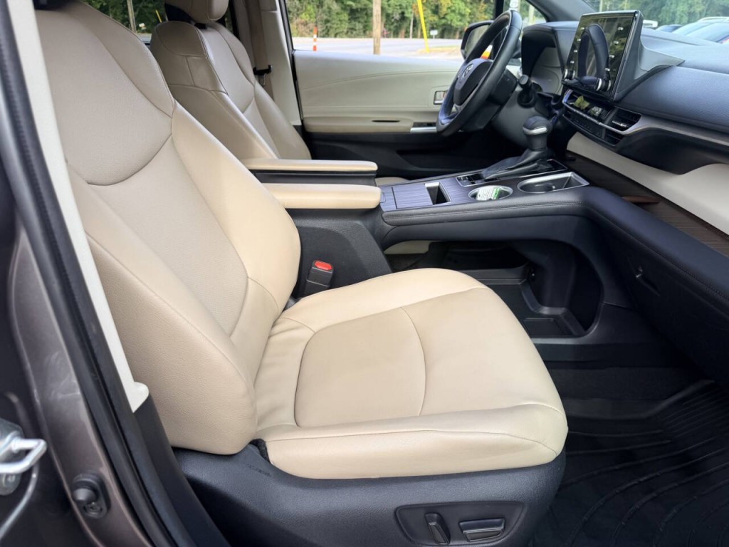 2022 Toyota Sienna Image 33