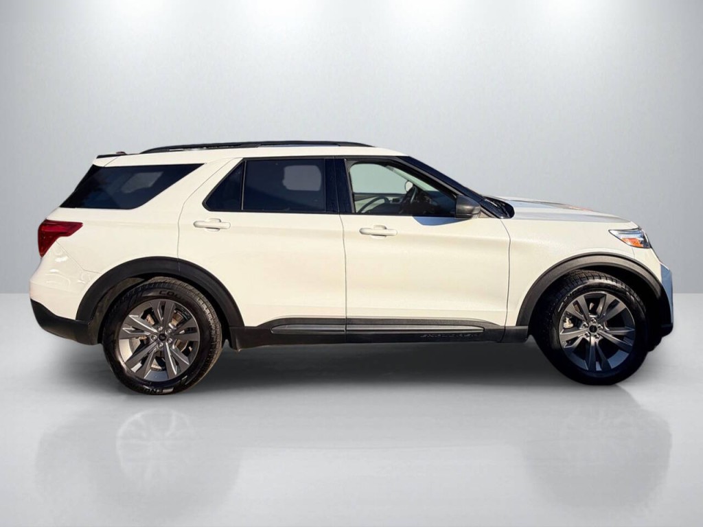 2021 Ford Explorer Image 8