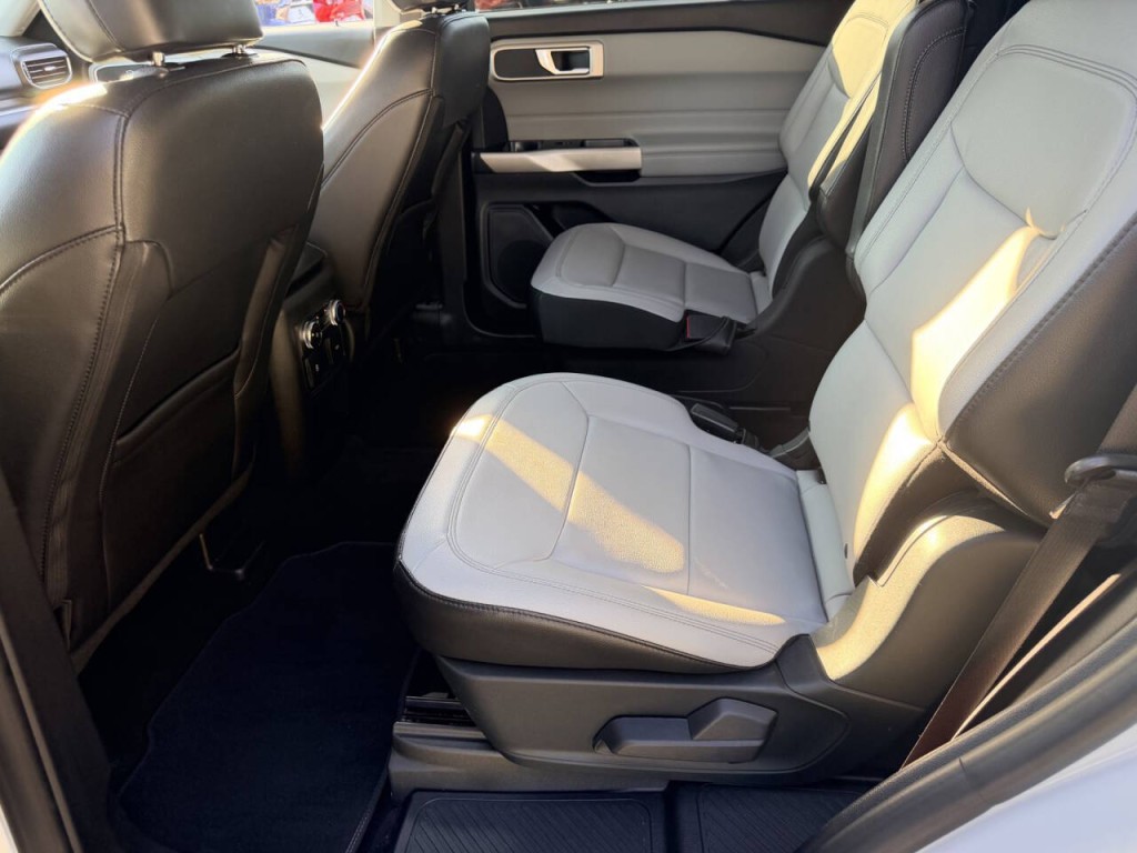 2021 Ford Explorer Image 25