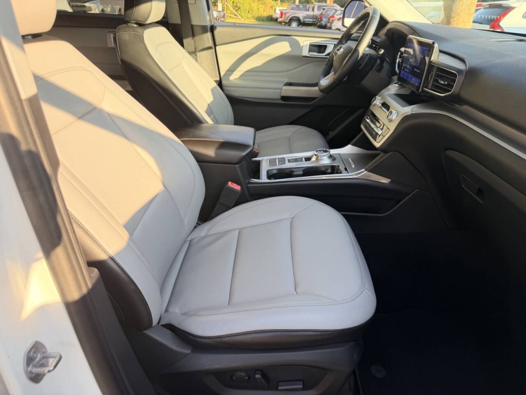 2021 Ford Explorer Image 32