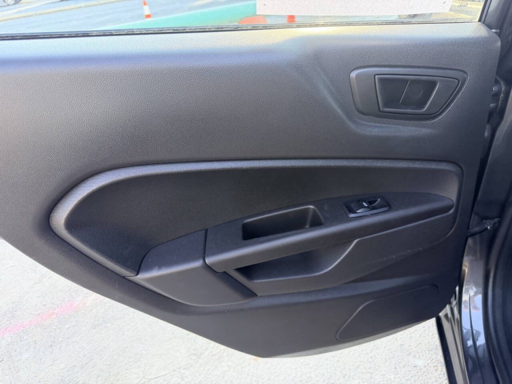 2018 Ford Fiesta Image 21