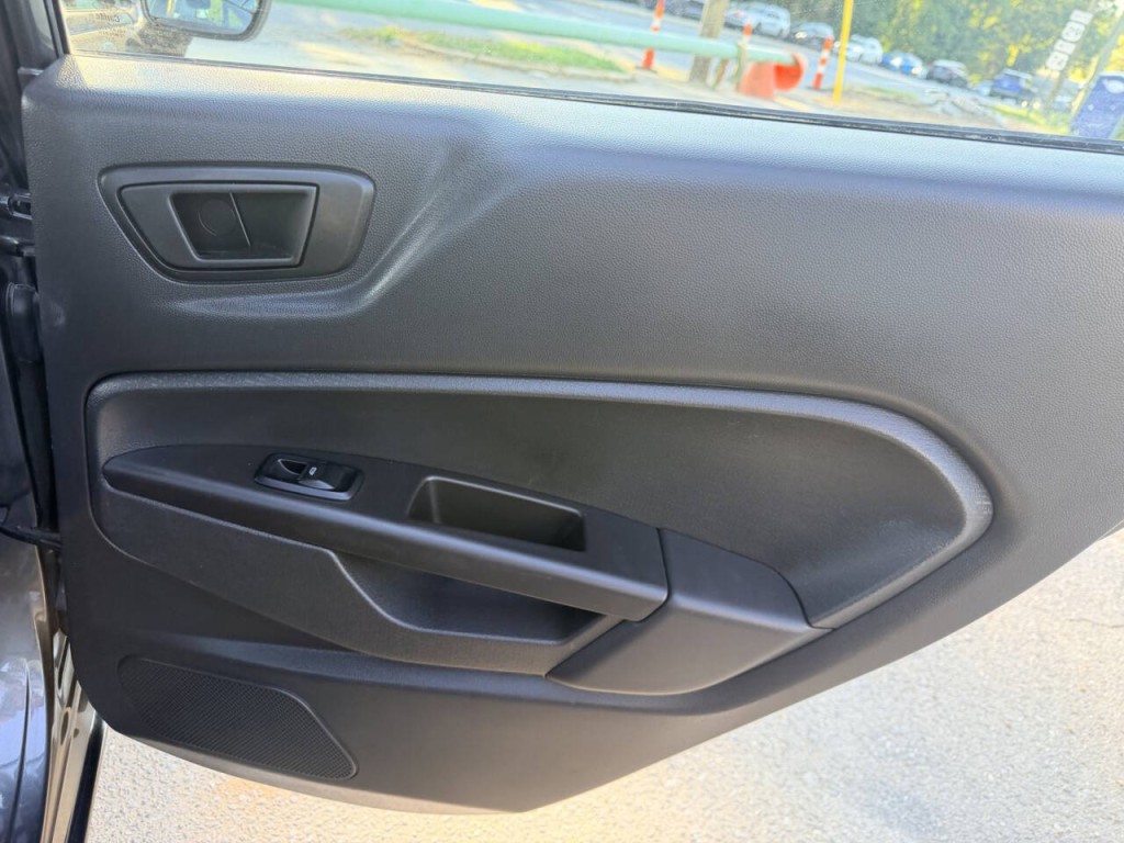 2018 Ford Fiesta Image 24