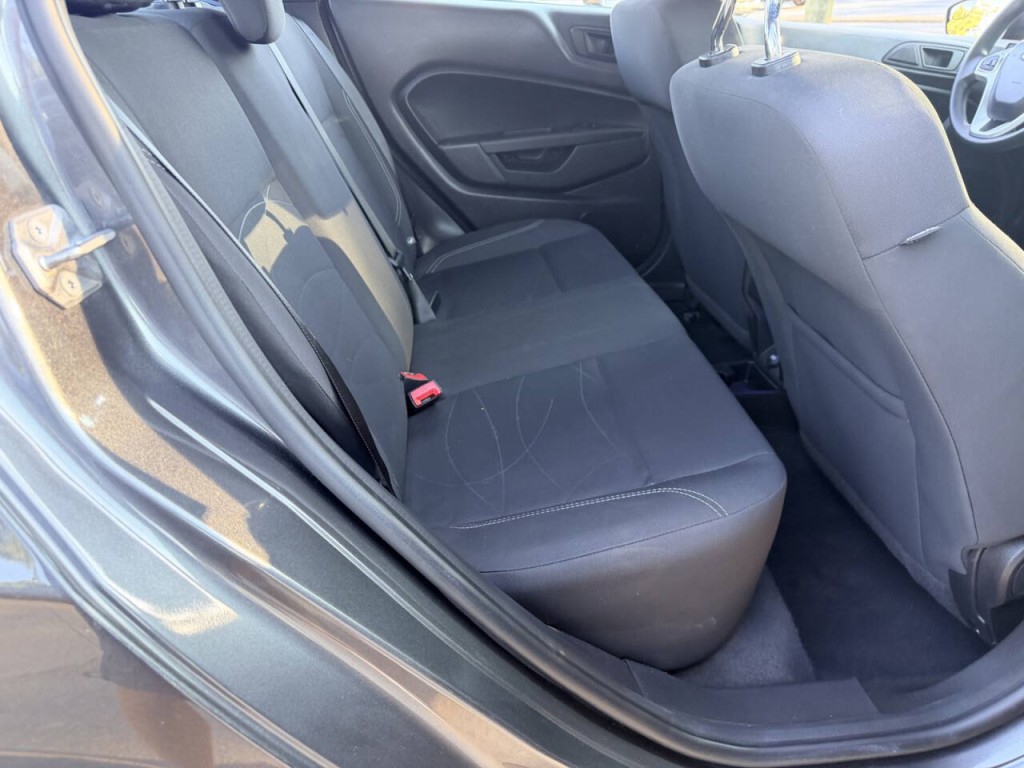 2018 Ford Fiesta Image 25