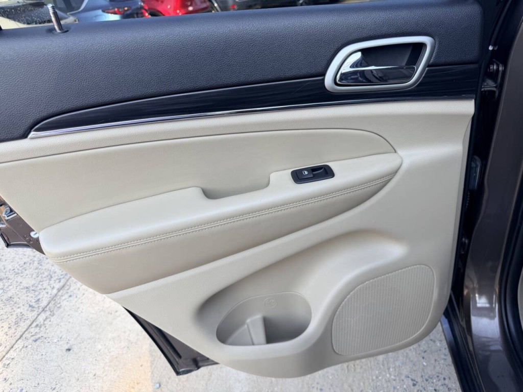 2021 Jeep Grand Cherokee Image 25